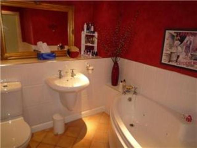  Image of 2 bedroom Flat to rent in Leamington Terrace Edinburgh EH10 at Bruntsfield Edinburgh Edinburgh, EH10 4JT