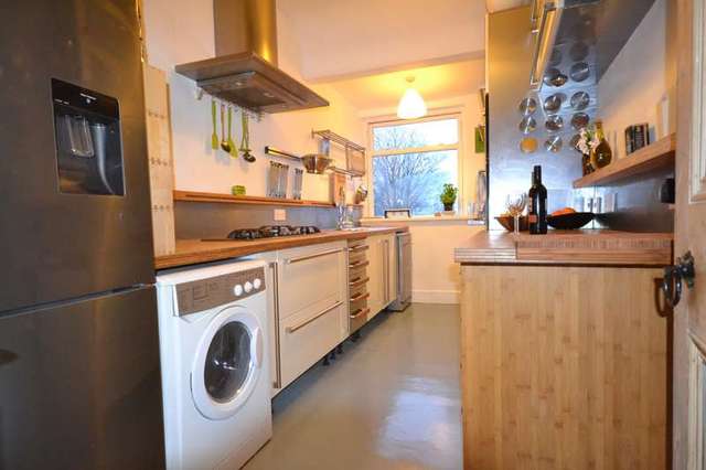  Image of 2 bedroom Flat for sale in Hastings Road Bexhill-on-Sea TN40 at 38 Hastings Road  Bexhill On Sea, TN40 2NH