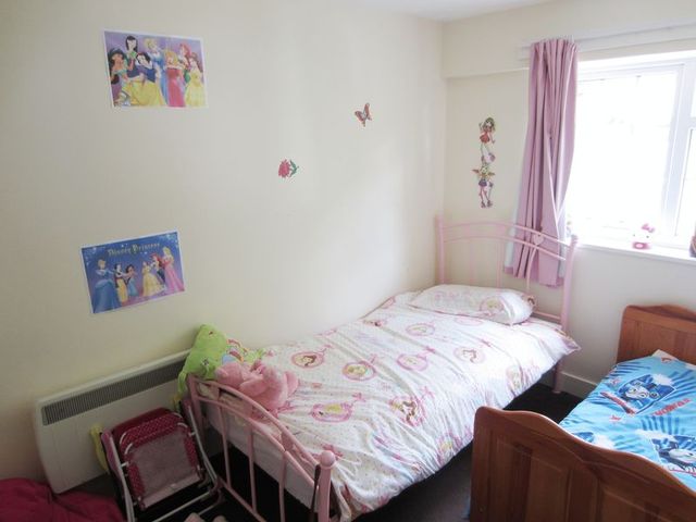  Image of 3 bedroom Terraced house to rent in Little Hill Way Quinton Birmingham B32 at Little Hill Way  Birmingham, B32 3RZ