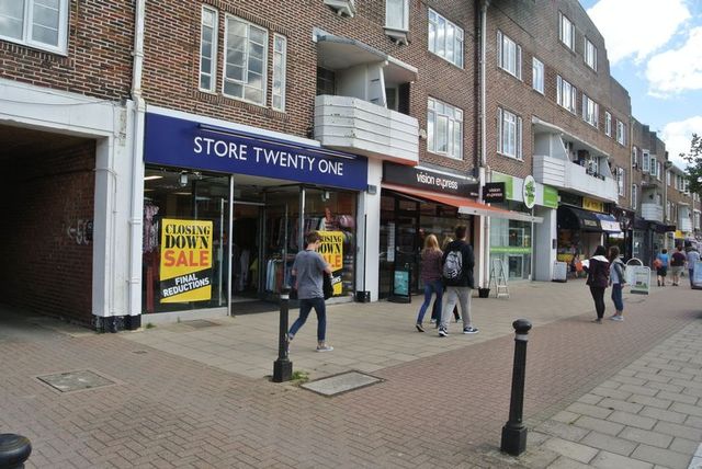  Image of Property to rent in Goring Road Goring-by-Sea Worthing BN12 at Goring Road Goring-By-Sea Worthing, BN12 4AD