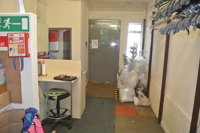  Image of Property to rent in Goring Road Goring-by-Sea Worthing BN12 at Goring Road Goring-By-Sea Worthing, BN12 4AD