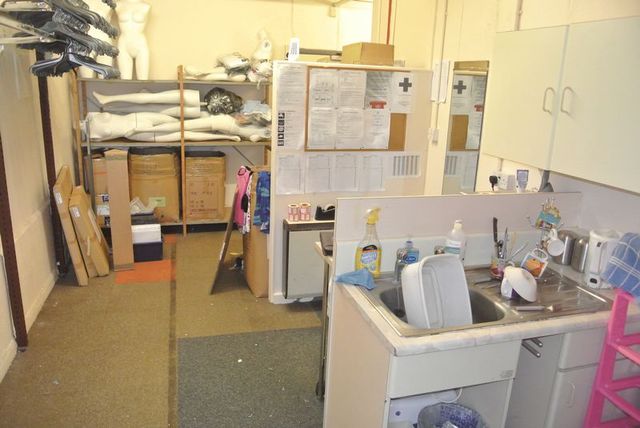  Image of Property to rent in Goring Road Goring-by-Sea Worthing BN12 at Goring Road Goring-By-Sea Worthing, BN12 4AD
