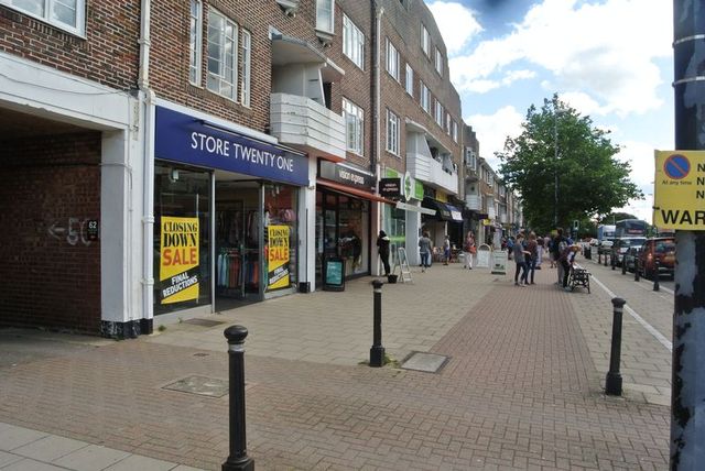  Image of Property to rent in Goring Road Goring-by-Sea Worthing BN12 at Goring Road Goring-By-Sea Worthing, BN12 4AD