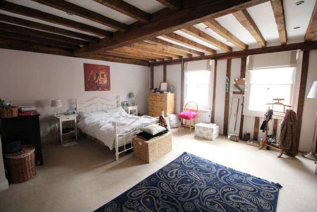  Image of 3 bedroom Apartment to rent in Lower Brook Street Ipswich IP4 at Lower Brook Street  Ipswich, IP4 1AP