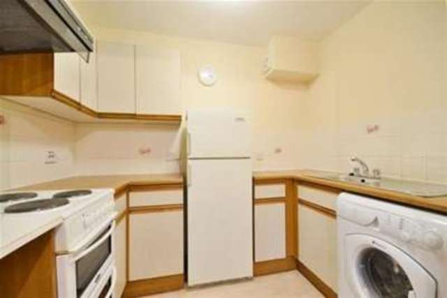  Image of 1 bedroom Property to rent in Lower Road Chorleywood Rickmansworth WD3 at Rickmansworth, WD3 5LQ