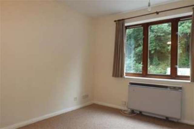  Image of 1 bedroom Property to rent in Lower Road Chorleywood Rickmansworth WD3 at Rickmansworth, WD3 5LQ