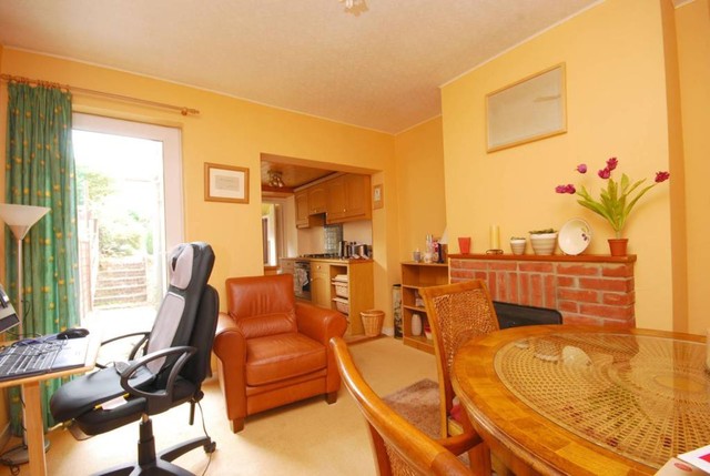  Image of 2 bedroom Terraced house to rent in Ludlow Road Guildford GU2 at Guildford, GU2 7NW