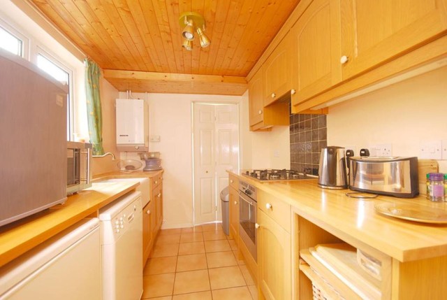  Image of 2 bedroom Terraced house to rent in Ludlow Road Guildford GU2 at Guildford, GU2 7NW