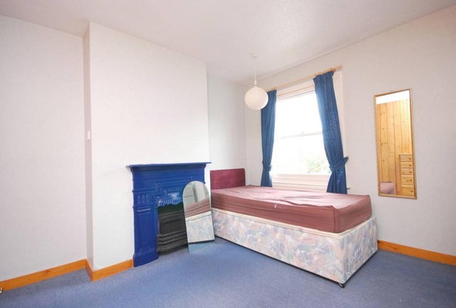  Image of 2 bedroom Terraced house to rent in Ludlow Road Guildford GU2 at Guildford, GU2 7NW