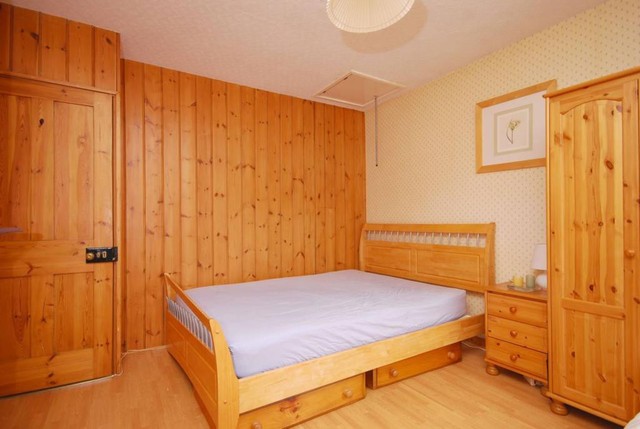  Image of 2 bedroom Terraced house to rent in Ludlow Road Guildford GU2 at Guildford, GU2 7NW