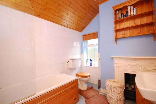  Image of 2 bedroom Terraced house to rent in Ludlow Road Guildford GU2 at Guildford, GU2 7NW