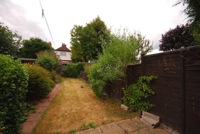  Image of 2 bedroom Terraced house to rent in Ludlow Road Guildford GU2 at Guildford, GU2 7NW