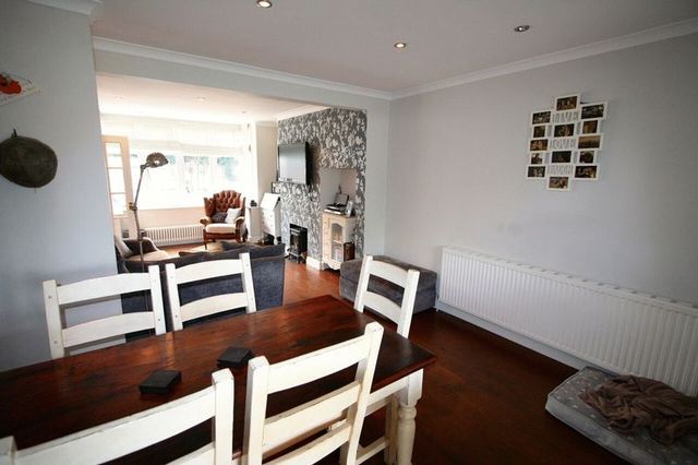  Image of 2 bedroom Terraced house to rent in Mancroft Road Caddington Luton LU1 at Mancroft Road Caddington Luton, LU1 4EL