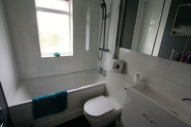  Image of 2 bedroom Terraced house to rent in Mancroft Road Caddington Luton LU1 at Mancroft Road Caddington Luton, LU1 4EL