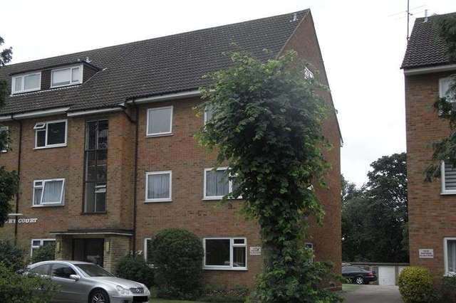  Image of 2 bedroom Flat for sale in Lyonsdown Road New Barnet Barnet EN5 at Lyonsdown Road  New Barnet, EN5 1LD