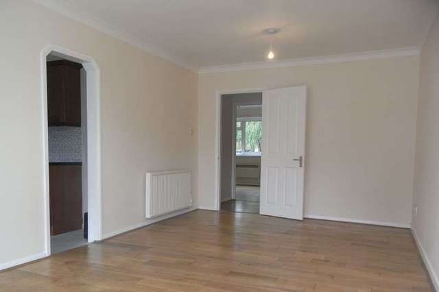  Image of 2 bedroom Flat for sale in Lyonsdown Road New Barnet Barnet EN5 at Lyonsdown Road  New Barnet, EN5 1LD