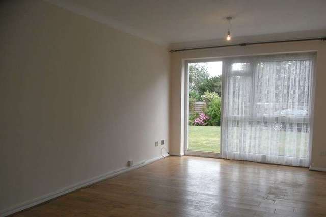  Image of 2 bedroom Flat for sale in Lyonsdown Road New Barnet Barnet EN5 at Lyonsdown Road  New Barnet, EN5 1LD