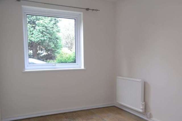  Image of 2 bedroom Flat for sale in Lyonsdown Road New Barnet Barnet EN5 at Lyonsdown Road  New Barnet, EN5 1LD