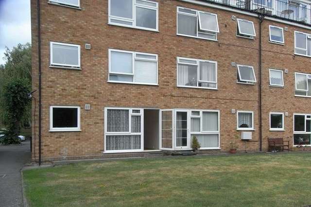  Image of 2 bedroom Flat for sale in Lyonsdown Road New Barnet Barnet EN5 at Lyonsdown Road  New Barnet, EN5 1LD