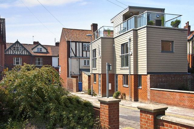  Image of 1 bedroom Semi-Detached house to rent in Magdalen Close Norwich NR3 at Magdalen Close  Norwich, NR3 1NE