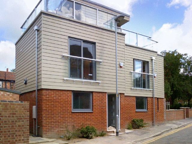  Image of 1 bedroom Semi-Detached house to rent in Magdalen Close Norwich NR3 at Magdalen Close  Norwich, NR3 1NE
