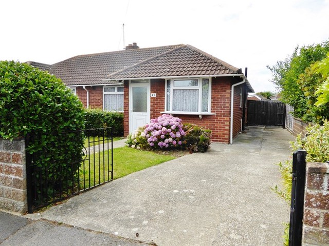  Image of 2 bedroom Bungalow for sale in Mancroft Avenue Fareham PO14 at Mancroft Avenue Stubbington Fareham, PO14 2DF