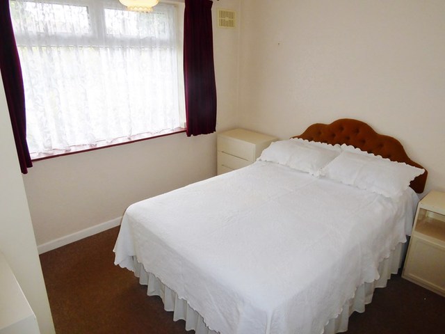  Image of 2 bedroom Bungalow for sale in Mancroft Avenue Fareham PO14 at Mancroft Avenue Stubbington Fareham, PO14 2DF