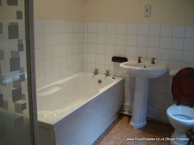  Image of 3 bedroom Terraced house to rent in Manor Road Walsall WS2 at Manor Road  Walsall, WS2 9PU