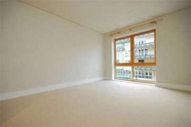 Image of 2 bedroom Flat to rent in Marina Place Hampton Wick Kingston upon Thames KT1 at Kingston upon Thames, KT1 4BH