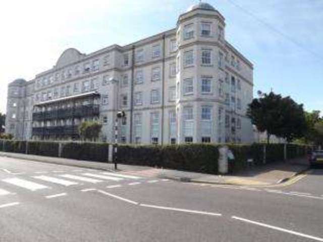  Image of 1 bedroom Flat for sale in Marine Parade West Clacton-on-Sea CO15 at Marine Parade West Clacton-on-Sea Clacton-on-Sea, CO15 1LD