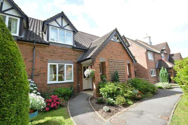  Image of 2 bedroom End of Terrace for sale in Pilgrims Close Chandler