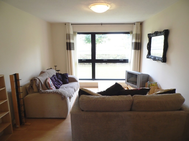 Image of 2 bedroom Flat to rent in Mavisbank Gardens Govan Glasgow G51 at Festival Park Glasgow Glasgow, G51 1HL