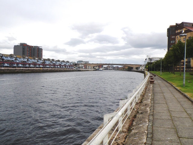  Image of 2 bedroom Flat to rent in Mavisbank Gardens Govan Glasgow G51 at Festival Park Glasgow Glasgow, G51 1HL