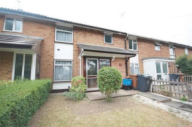  Image of 3 bedroom Property to rent in Meadow Way Stevenage SG1 at Meadow Way  Stevenage, SG1 1QG