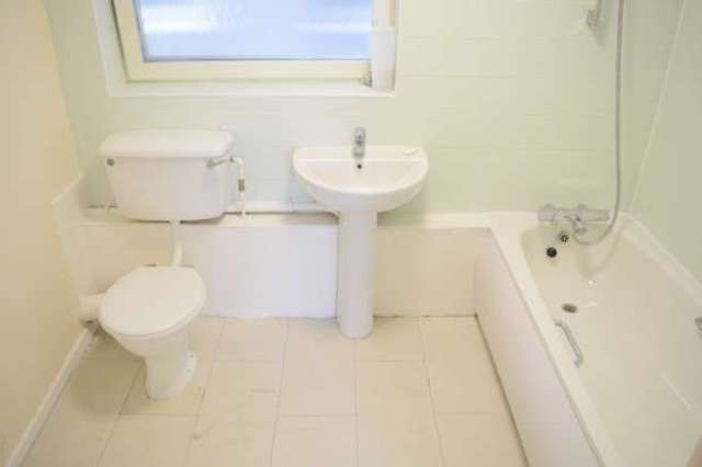  Image of 3 bedroom Apartment for sale in Harts Lane Barking IG11 at Harts Lane  Barking, IG11 8LP
