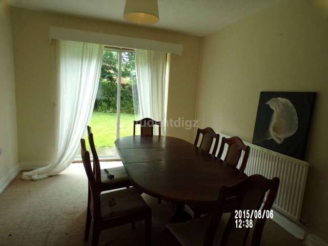  Image of 3 bedroom Detached house to rent in Mersey Meadows Didsbury Manchester M20 at Mersey Meadows  Manchester, M20 2GB