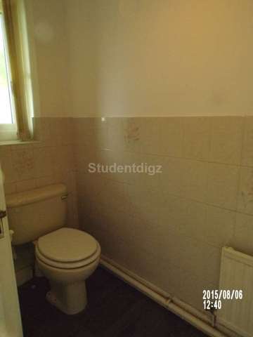  Image of 3 bedroom Detached house to rent in Mersey Meadows Didsbury Manchester M20 at Mersey Meadows  Manchester, M20 2GB