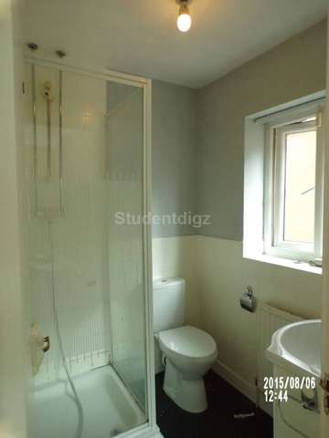  Image of 3 bedroom Detached house to rent in Mersey Meadows Didsbury Manchester M20 at Mersey Meadows  Manchester, M20 2GB
