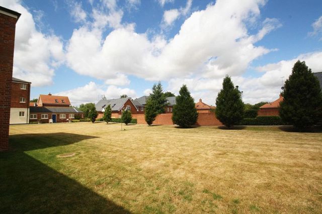  Image of 3 bedroom Mews for sale in Michaelis Road Thame OX9 at Michaelis Road  Thame, OX9 2FB