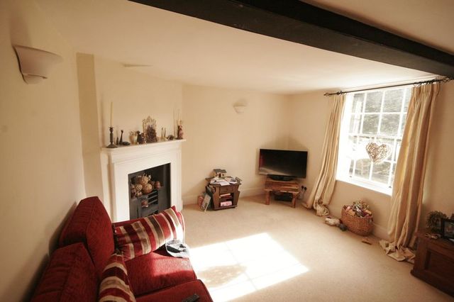  Image of 4 bedroom Terraced house to rent in Middle Church Lane Farnham GU9 at Middle Church Lane  Farnham, GU9 7PP