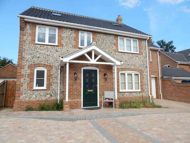  Image of 6 bedroom Detached house to rent in Mill Road Frettenham Norwich NR12 at Mill Road Frettenham Norwich, NR12 7NU