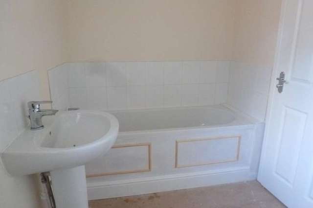  Image of 6 bedroom Detached house to rent in Mill Road Frettenham Norwich NR12 at Mill Road Frettenham Norwich, NR12 7NU