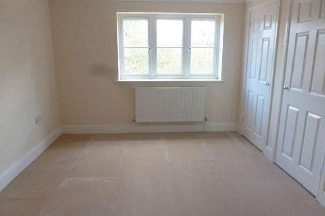  Image of 6 bedroom Detached house to rent in Mill Road Frettenham Norwich NR12 at Mill Road Frettenham Norwich, NR12 7NU