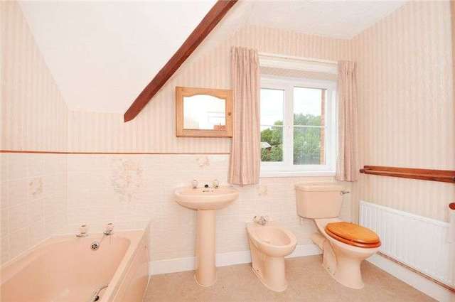  Image of 4 bedroom Detached house to rent in Milverton Taunton TA4 at Milverton  Taunton, TA4 1NQ