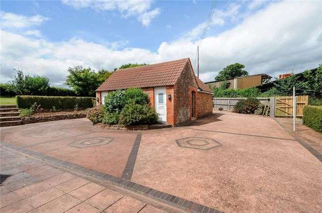  Image of 4 bedroom Detached house to rent in Milverton Taunton TA4 at Milverton  Taunton, TA4 1NQ