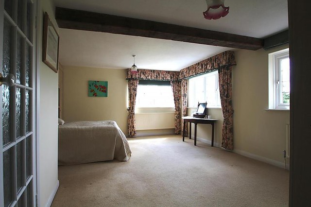 Image of 5 bedroom Detached house to rent in Monkswell Lane Chipstead Coulsdon CR5 at Monkswell Lane Chipstead Coulsdon, CR5 3SU