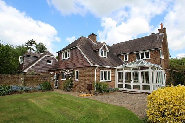  Image of 5 bedroom Detached house to rent in Monkswell Lane Chipstead Coulsdon CR5 at Monkswell Lane Chipstead Coulsdon, CR5 3SU