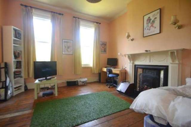  Image of 5 bedroom Terraced house to rent in Montpelier Road London SE15 at Montpelier Road  Peckham, SE15 2HE