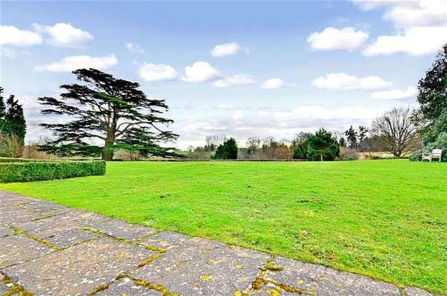  Image of 3 bedroom Apartment for sale in Moor Hill Hawkhurst Cranbrook TN18 at Hawkhurst Kent Hawkhurst, TN18 4QB