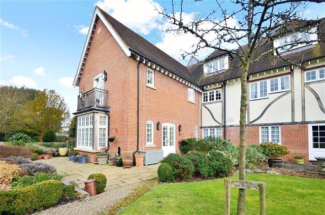  Image of 3 bedroom Apartment for sale in Moor Hill Hawkhurst Cranbrook TN18 at Hawkhurst Kent Hawkhurst, TN18 4QB